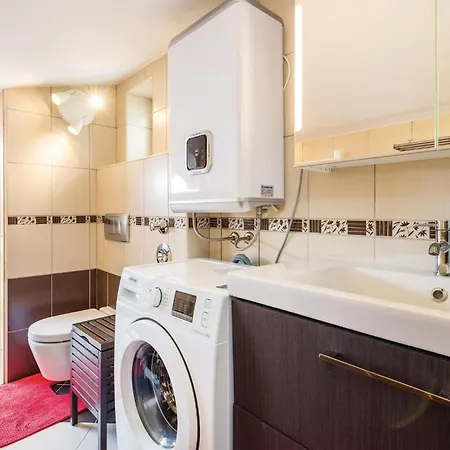 Beautiful In With Kitchen Apartment